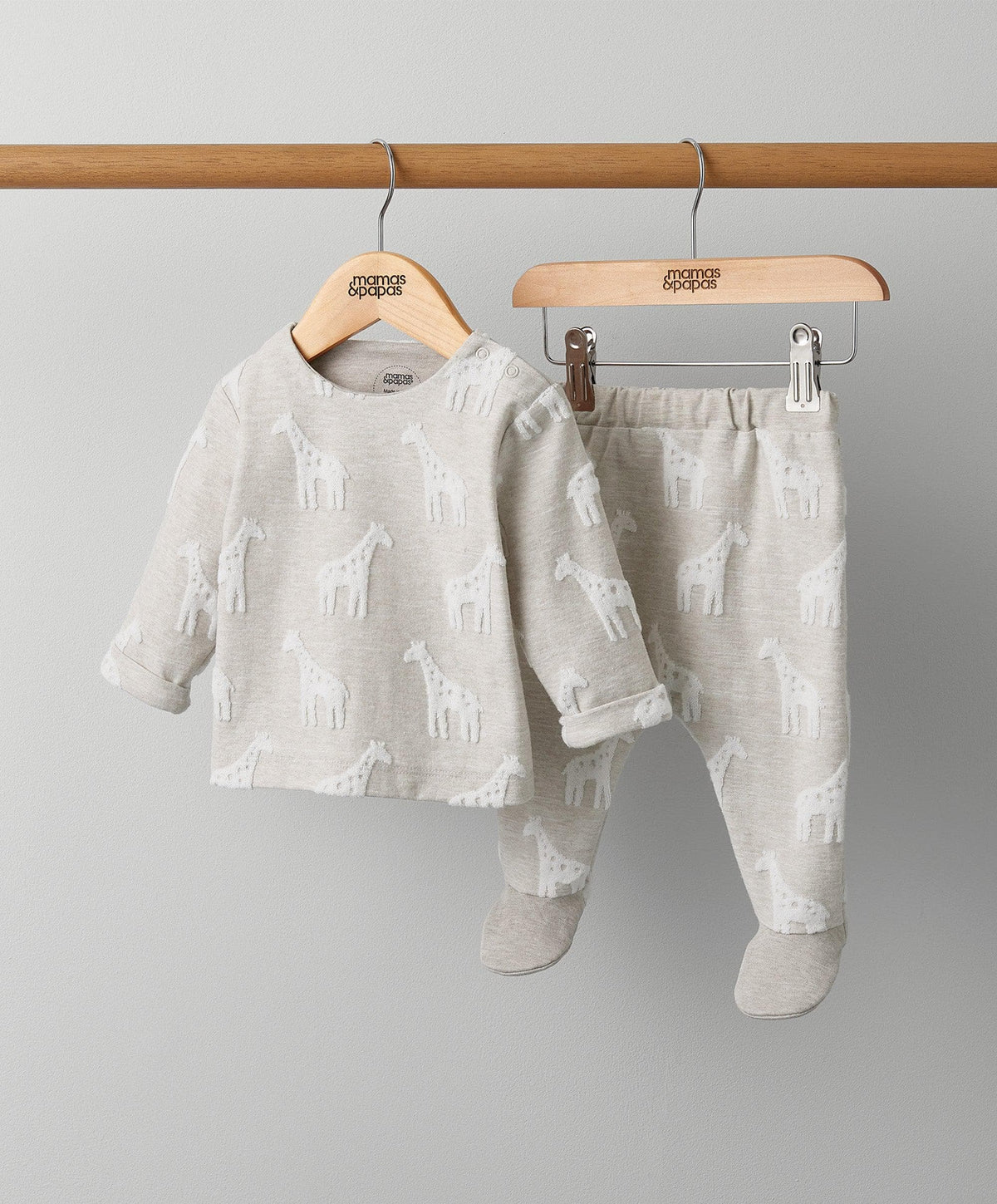 2 Piece Giraffe Textured Set