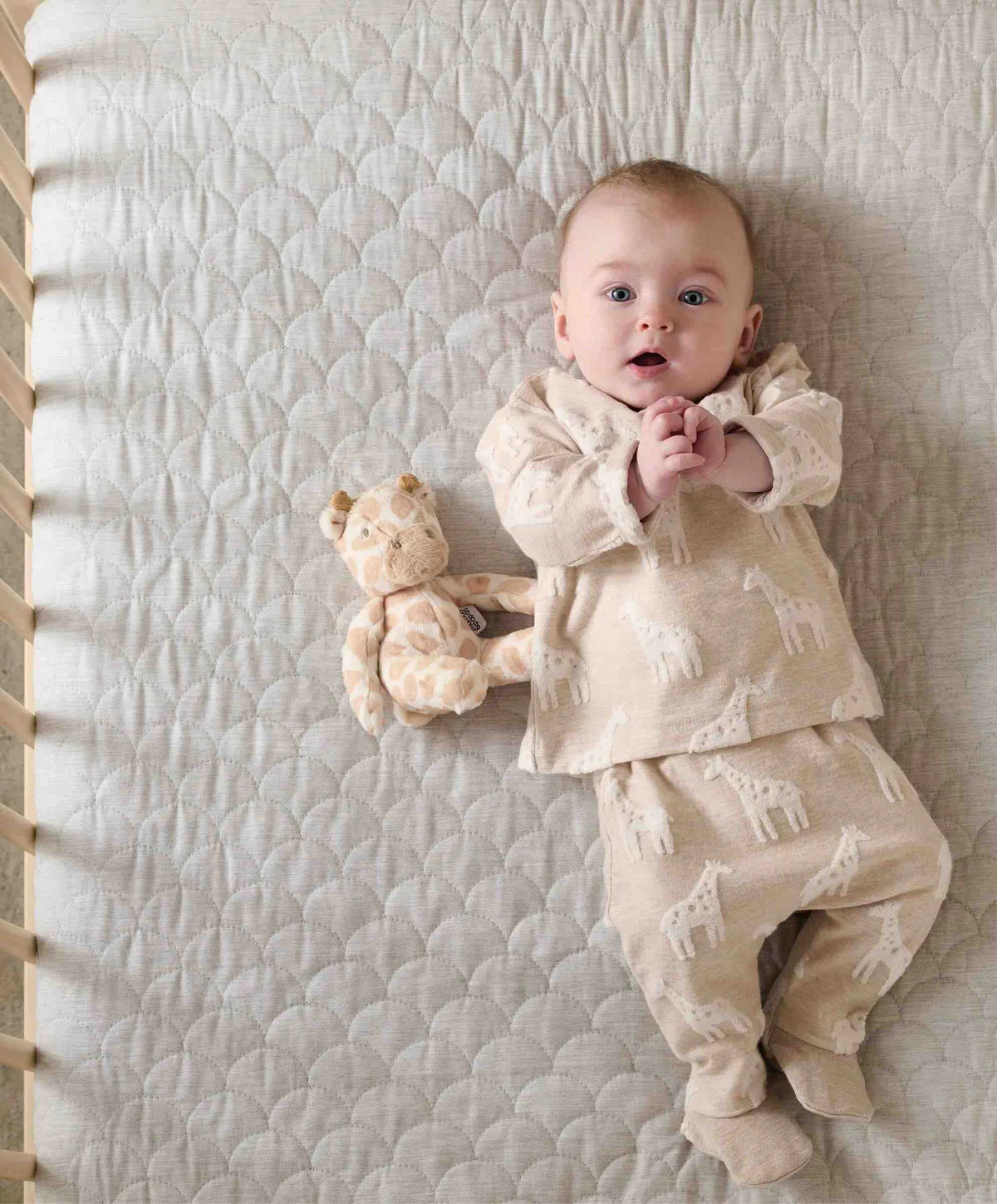 2 Piece Giraffe Textured Set